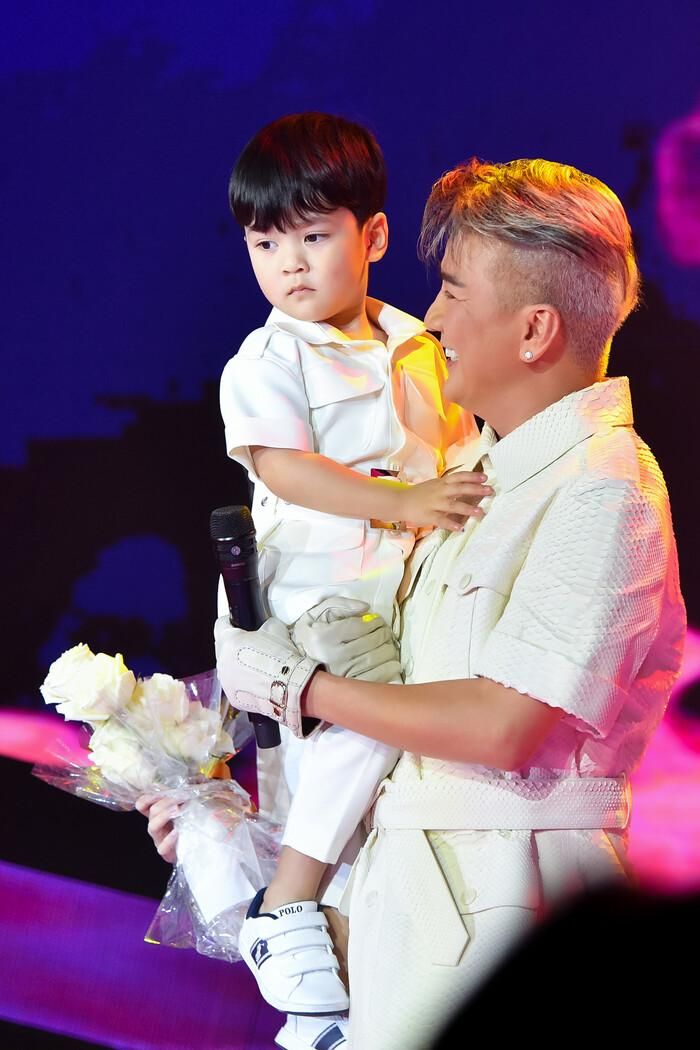 Đàm Vĩnh Hưng phẫn nộ, cảnh báo cực gắt những người buông lời ác ý tới quý tử đầu lòng-3