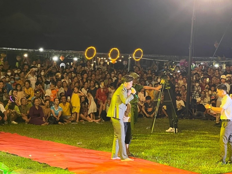 Cuộc sống của nghệ sĩ Hoài Linh sau ồn ào từ thiện-10