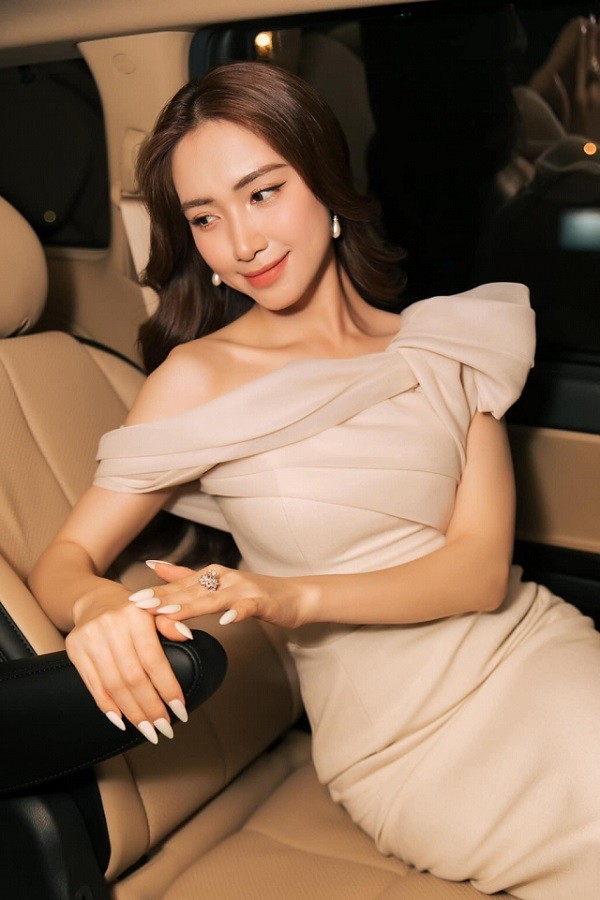 Hòa Minzy hé lộ cuộc sống khó khăn thuở nhỏ-4