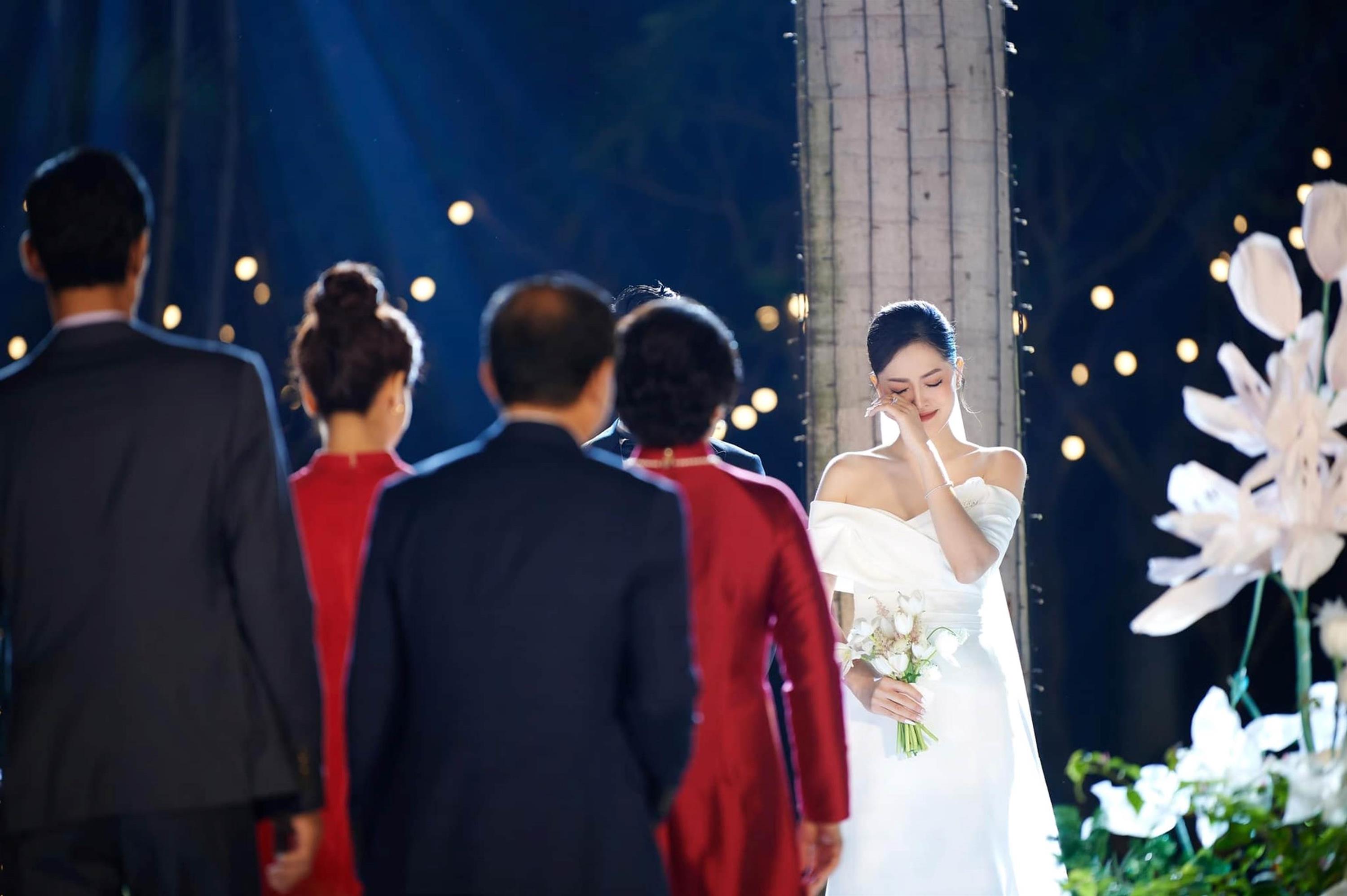 Bình An lái môtô lần cuối vào tiệc cưới với Phương Nga-4