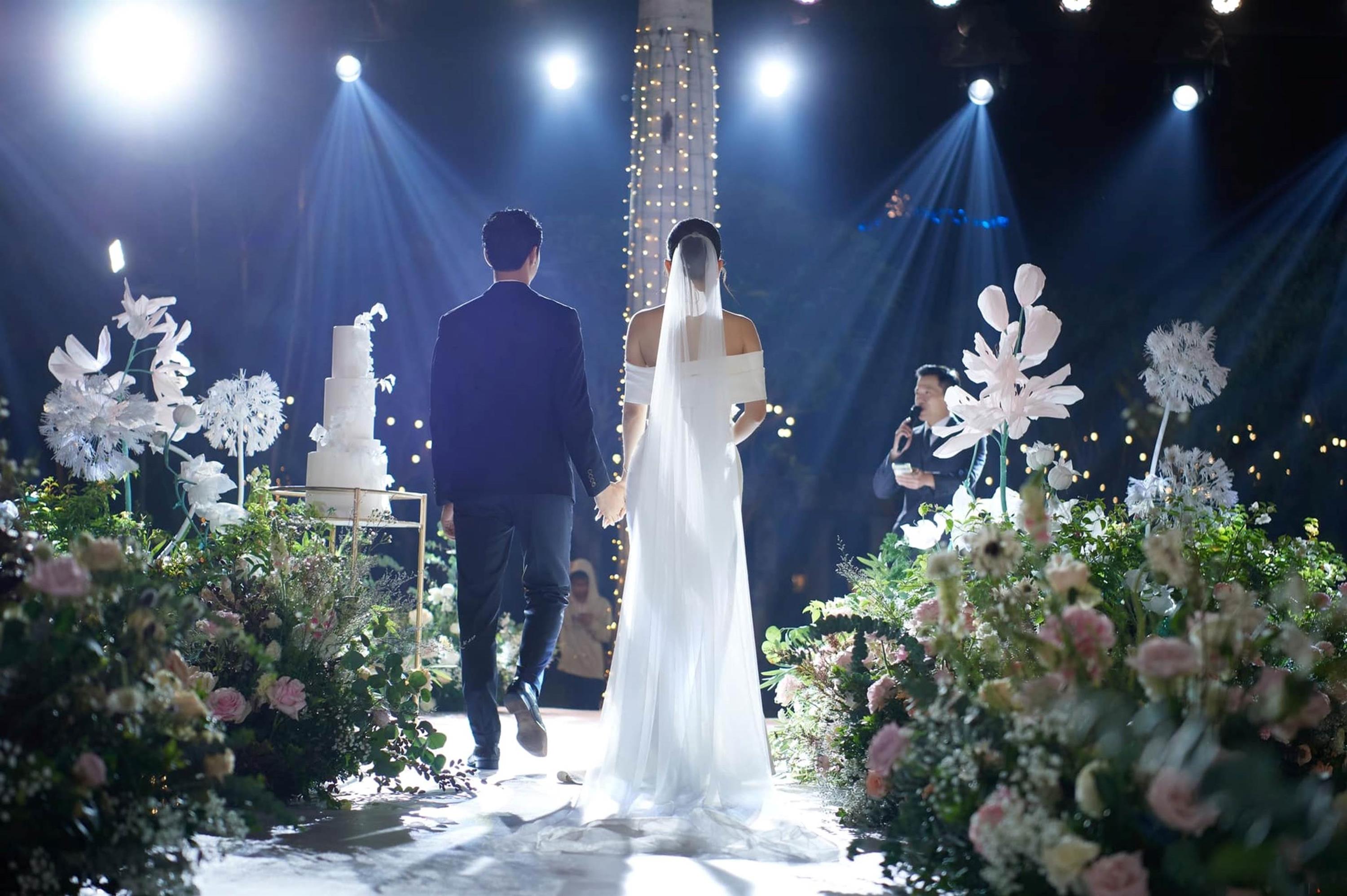 Bình An lái môtô lần cuối vào tiệc cưới với Phương Nga-7