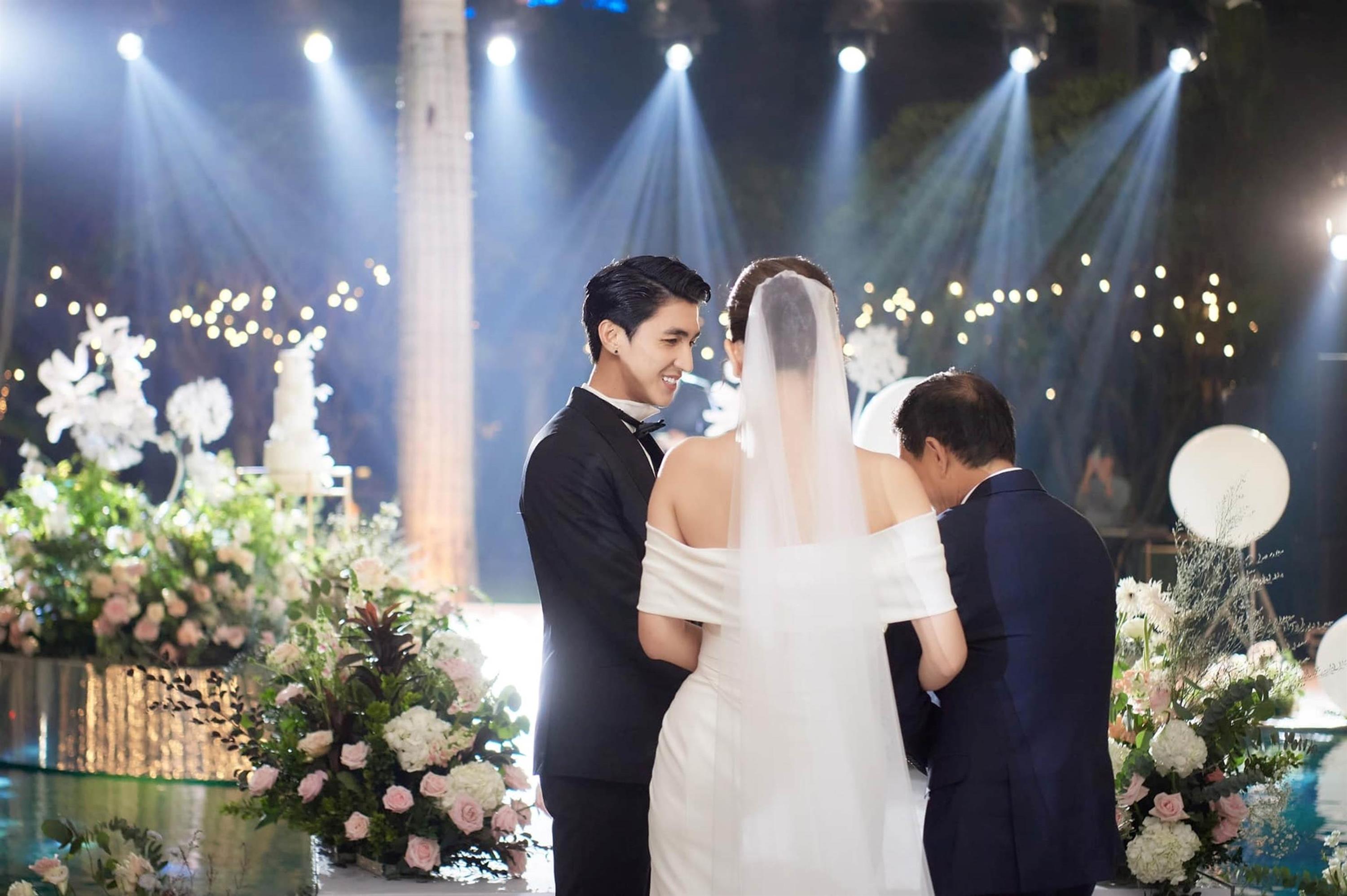 Bình An lái môtô lần cuối vào tiệc cưới với Phương Nga-10