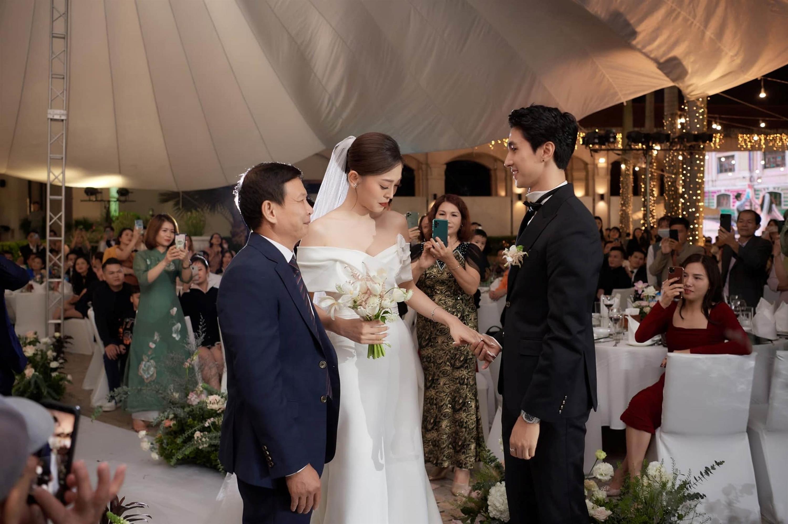 Bình An lái môtô lần cuối vào tiệc cưới với Phương Nga-11