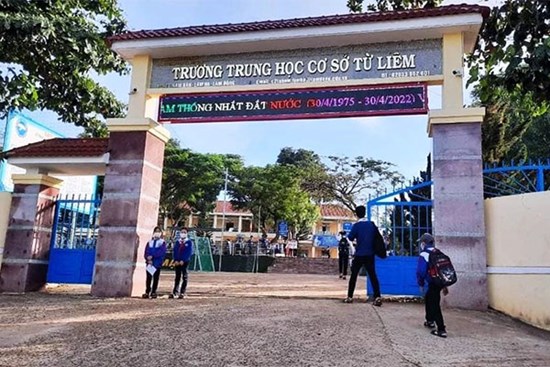 Nam sinh lớp 9 bị đâm tử vong trên đường đi học về