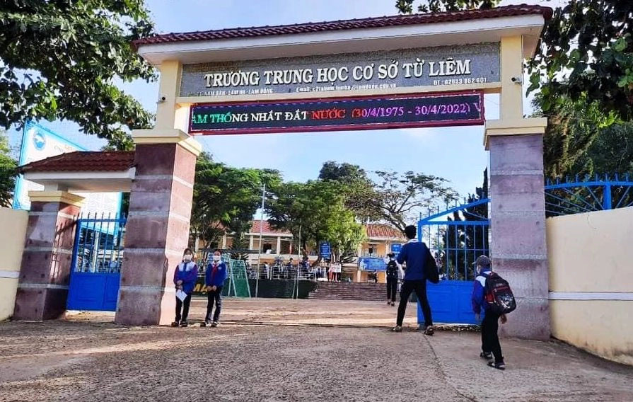 Nam sinh lớp 9 bị đâm tử vong trên đường đi học về-1