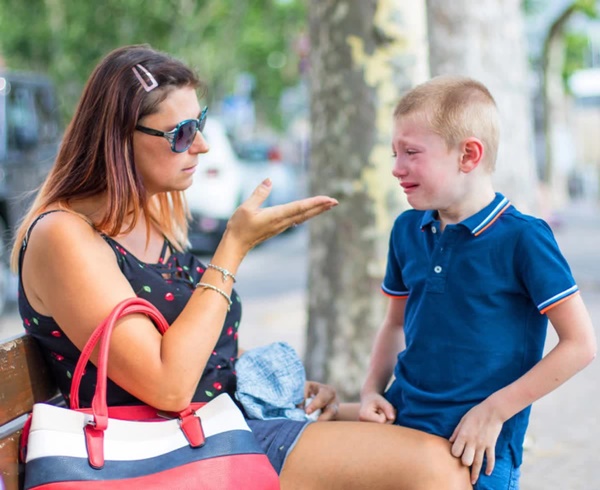 Nguyên tắc phê bình cha mẹ nên biết để không làm tổn thương các con-2