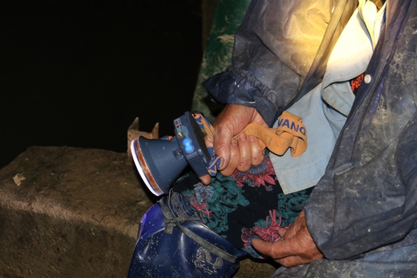 Lội ruộng, dầm mưa săn đặc sản, có đêm thu tiền triệu-3