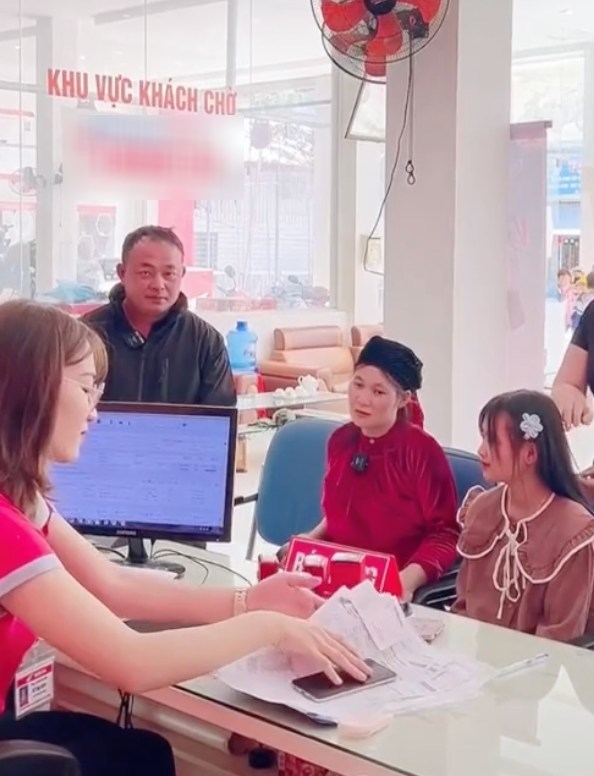 Mẹ Phúng Phính Hà Giang lên sóng, netizen tưởng Quỳnh Búp Bê-6