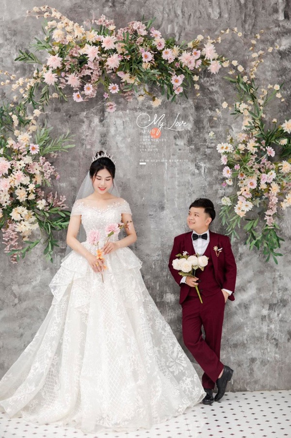 Cặp đôi chồng 1m37 lấy vợ 1m62: Nửa đêm nghén khế chồng cũng đi hái ngay-1