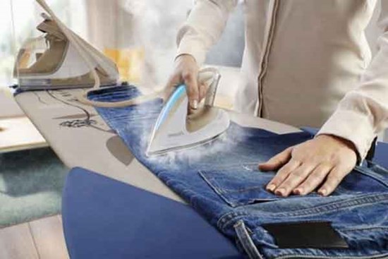 Mẹo ủi quần áo vừa nhanh vừa đẹp