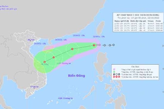 Áp thấp nhiệt đới đi vào Biển Đông, miền Trung có mưa lớn