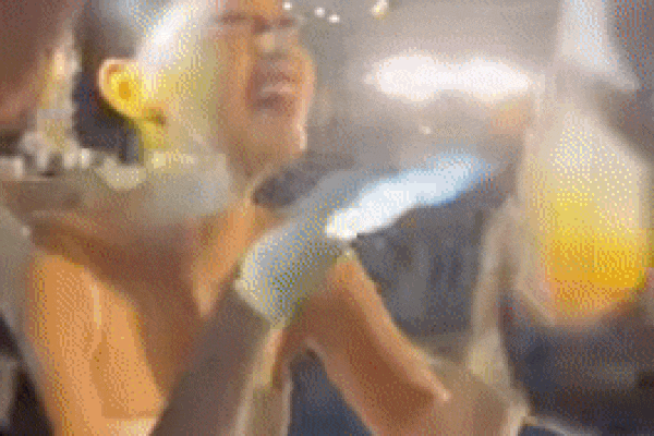 Phương Nga mặc váy cưới hai mảnh bị chỉ trích, Bình An đáp trả thâm sâu bảo vệ vợ-8