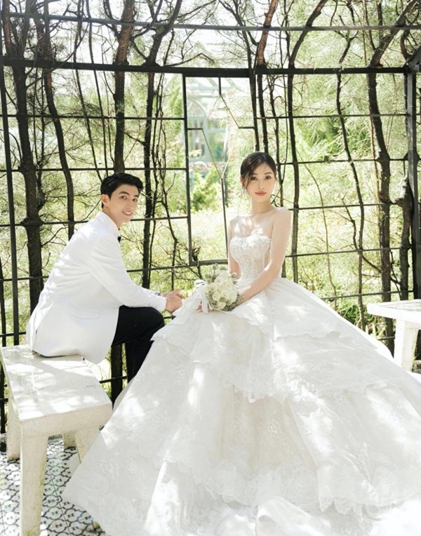 Phương Nga mặc váy cưới hai mảnh bị chỉ trích, Bình An đáp trả thâm sâu bảo vệ vợ-5