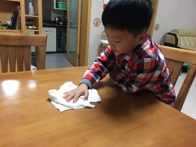 Lý do cực xác đáng để cho trẻ làm việc nhà và tuyệt chiêu giúp bố mẹ đào tạo” con làm việc nhà thành công-2