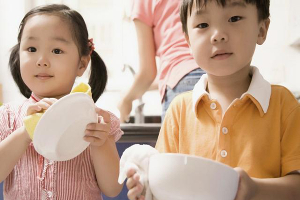 Con cái có những biểu hiện không hiếu thuận từ khi còn nhỏ, cha mẹ nên ngăn chặn càng sớm càng tốt nếu không có thể sẽ gặp họa về già-6