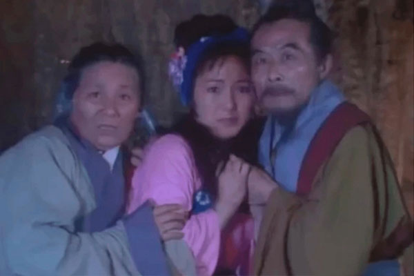 Diễn viên hài Leslie Jordan qua đời vì đâm vào tòa nhà, xe hư hỏng nặng-4