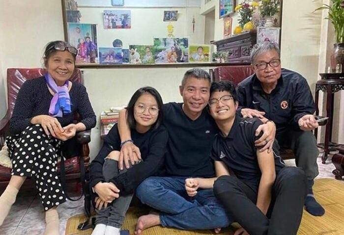 NSND Công Lý xúc động trước tình cảm của con trai khiến ai nấy cũng rưng rưng-4