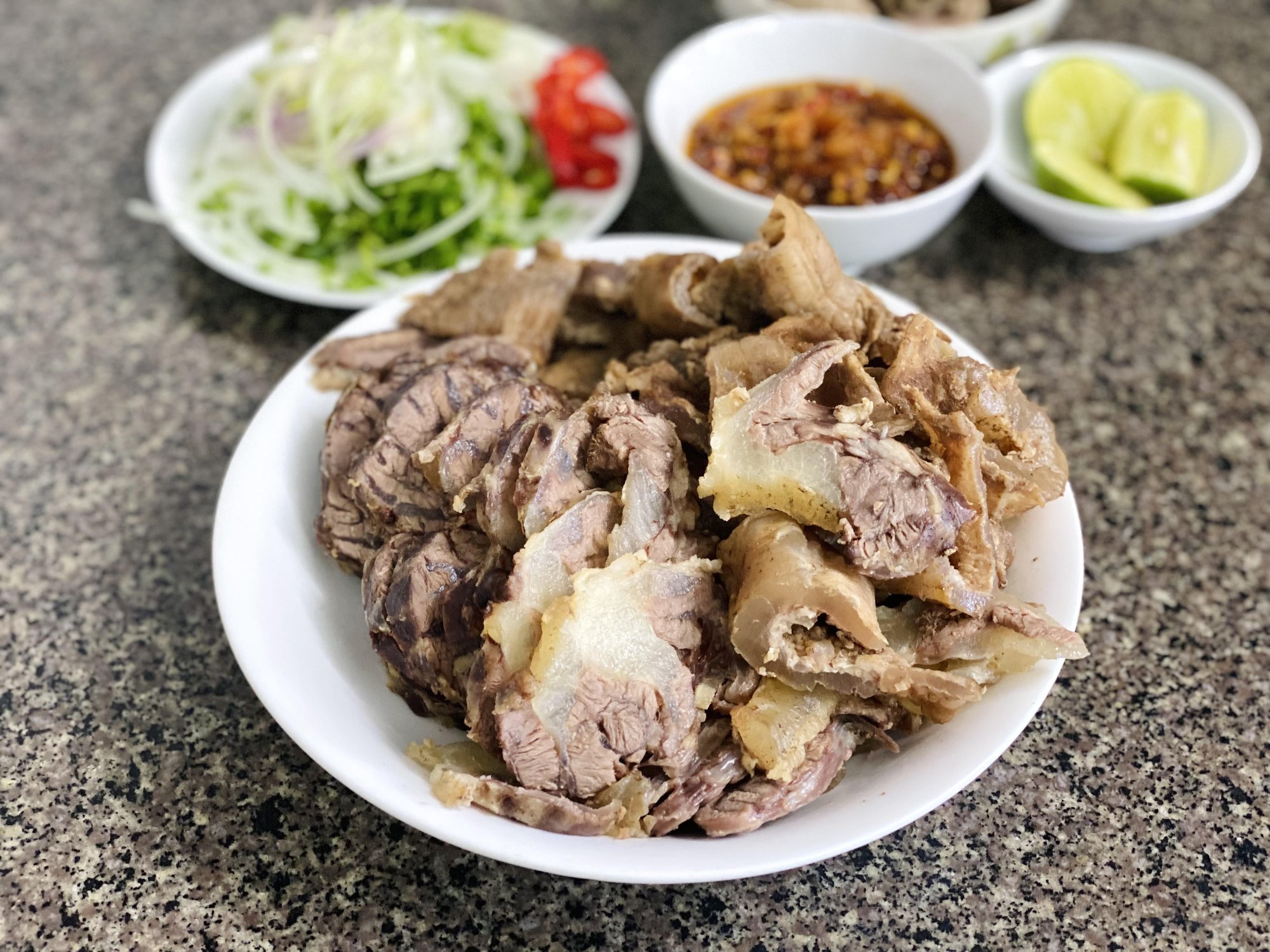 Cách nấu bún bò ngon đãi cả nhà ngày cuối tuần-2