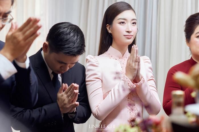 Ông xã Đỗ Mỹ Linh xuất hiện với visual chuẩn soái ca trong lễ đón dâu-6