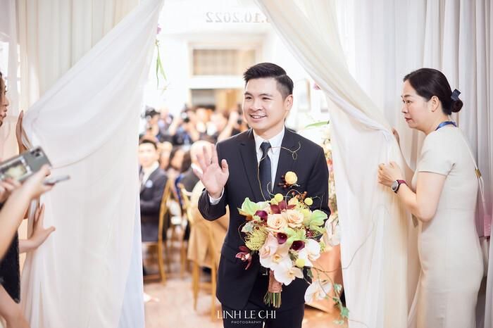 Ông xã Đỗ Mỹ Linh xuất hiện với visual chuẩn soái ca trong lễ đón dâu-2