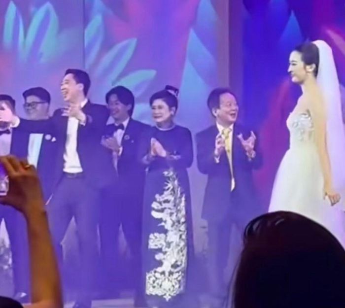 Đỗ Mỹ Linh và bố mẹ chồng nhảy cực sung tại đám cưới, fan bất ngờ với Bầu Hiển trẻ trung-4