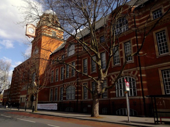 Những ngôi trường đình đám vợ chồng Hoa hậu Đỗ Mỹ Linh từng theo học-8