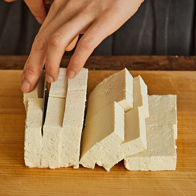 Đậu hũ cuộn rong biển: Món chay ngon dễ làm-4