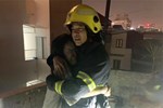 Bé gái 4 tuổi bình tĩnh gọi cứu hỏa, cứu sống bản thân và em gái-4