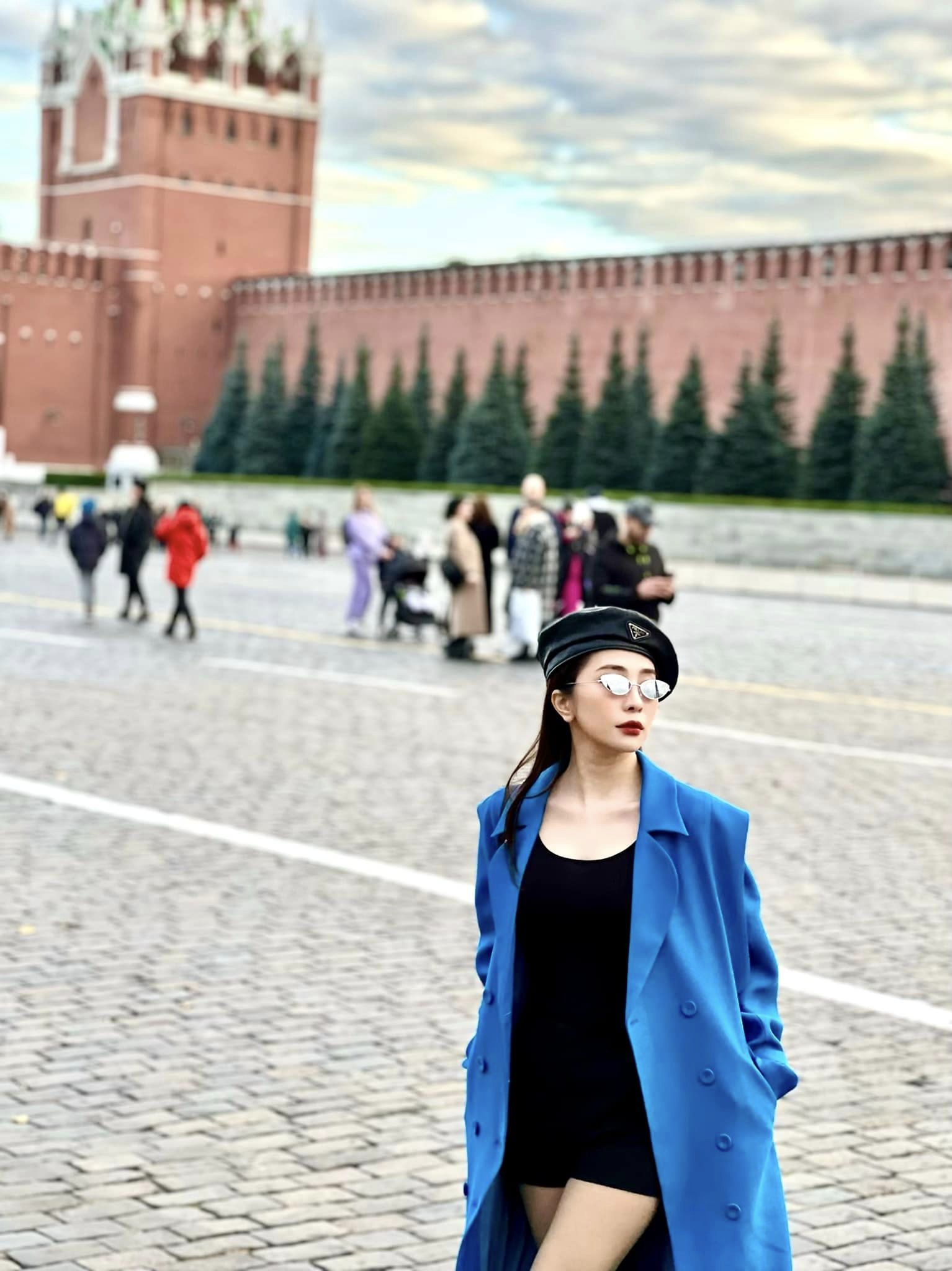 Diễn viên Việt xuống phố hút mọi ánh nhìn trong thời tiết đầu Đông-6