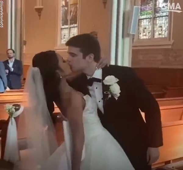 Câu chuyện đẫm nước mắt đằng sau màn cầu hôn trong phòng chăm sóc đặc biệt-1