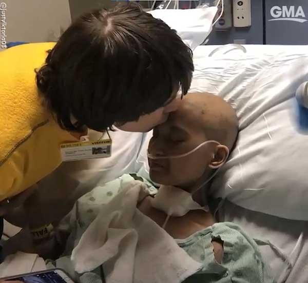 Câu chuyện đẫm nước mắt đằng sau màn cầu hôn trong phòng chăm sóc đặc biệt-6