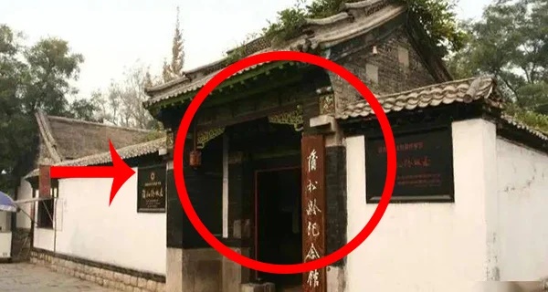 Các cụ dạy: Cửa ra vào mở ra 3 hướng này tụ tài tụ lộc, con cháu làm ăn ngày càng phất, đó là 3 hướng nào?-1