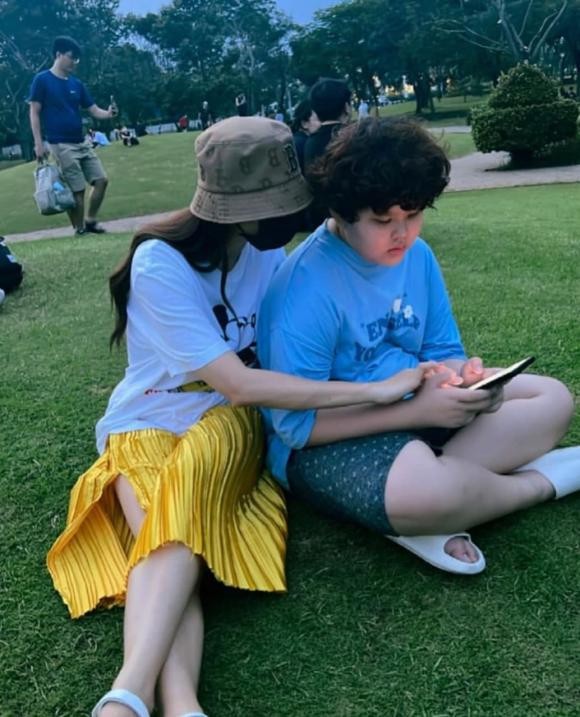 Tim dính nghi vấn có tình mới, Trương Quỳnh Anh chia sẻ loạt ảnh bên con trai cùng mong muốn giản đơn này-2