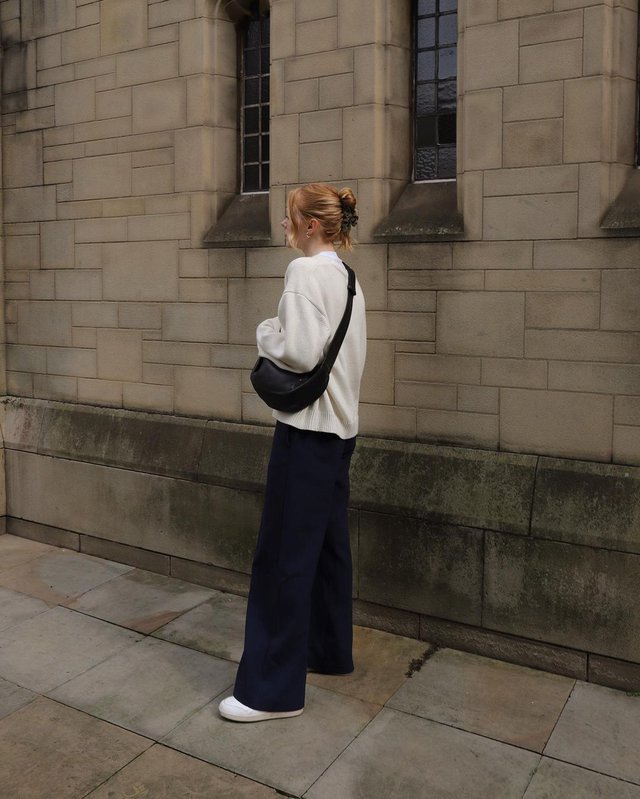 Mê mẩn tủ đồ tối giản, thanh lịch của nữ blogger người Anh nổi tiếng trên Instagram-3
