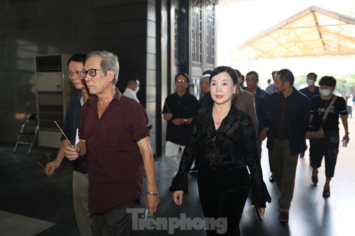 Nghệ sĩ Lan Hương, Trung Anh tiễn đưa NSƯT Hà Văn Trọng-4