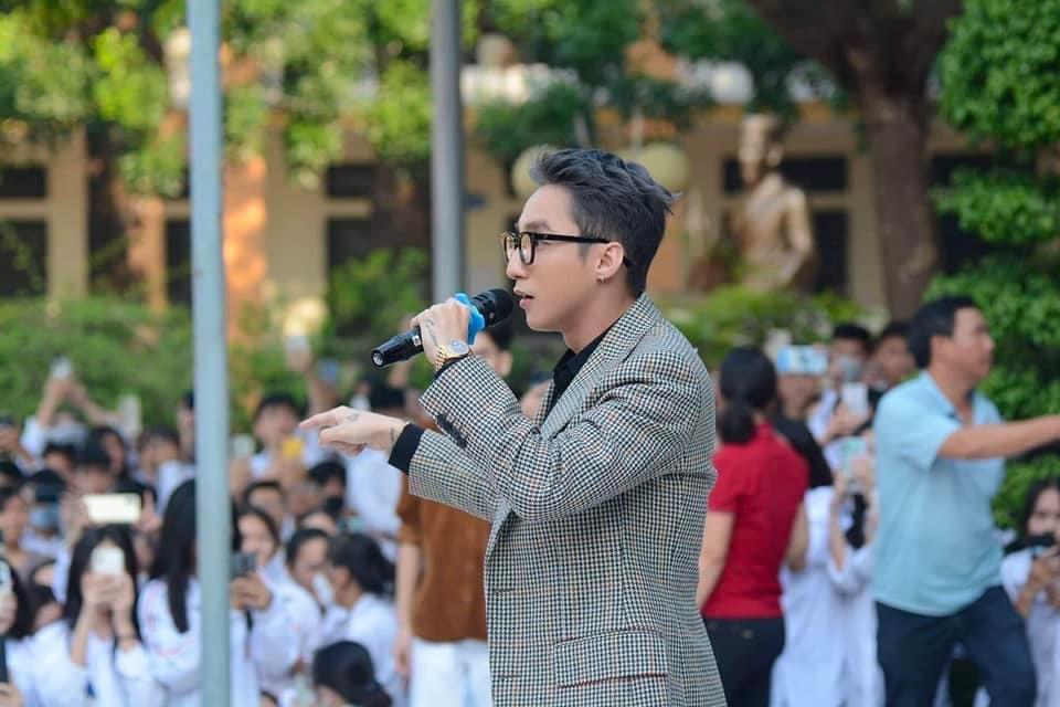 Sơn Tùng lộ da thật qua ảnh cam thường, ai nấy đều ghen tị-1