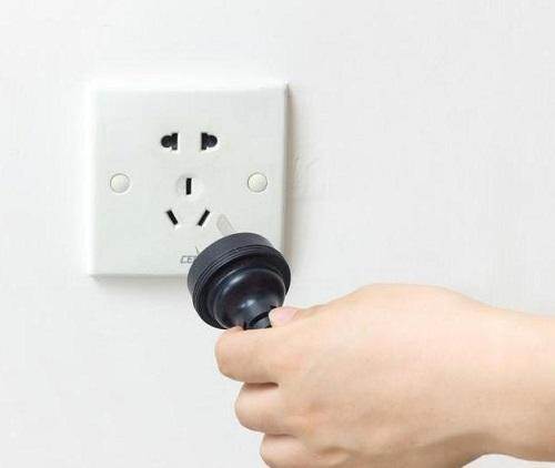 Có cần rút phích cắm điều hòa khi hết mùa nóng không? Nhiều gia đình mắc sai lầm dẫn đến tốn tiền điện, hỏng hóc-3