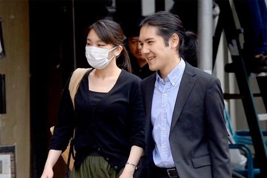 Phía hoàng gia chúc mừng chồng cựu công chúa Nhật Bản