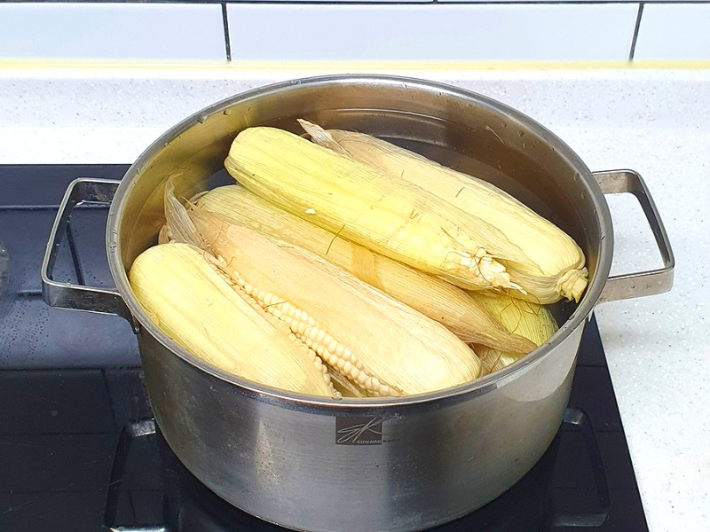 Mẹo luộc ngô nếp dẻo ngọt ai ăn cũng tấm tắc khen ngon-2