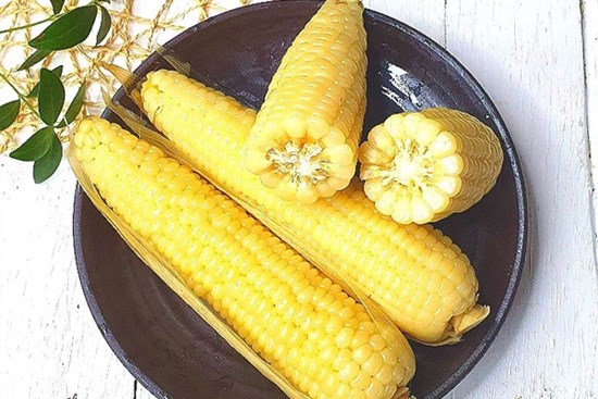 Mẹo luộc ngô nếp dẻo ngọt ai ăn cũng tấm tắc khen ngon