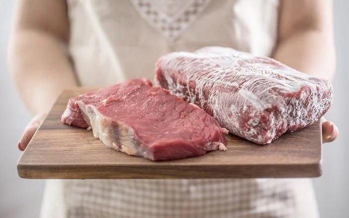 Cách bảo quản thịt tươi ngon cả tháng trời mà rã đông chỉ mất 5 phút: Chỉ cần thêm ngay 2 thứ này-1