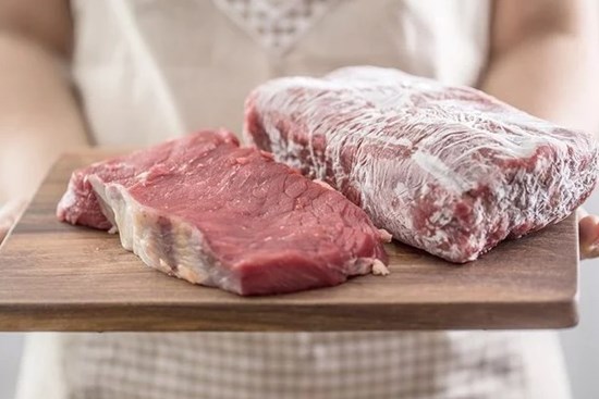 Cách bảo quản thịt tươi ngon cả tháng trời mà rã đông chỉ mất 5 phút: Chỉ cần thêm ngay 2 thứ này