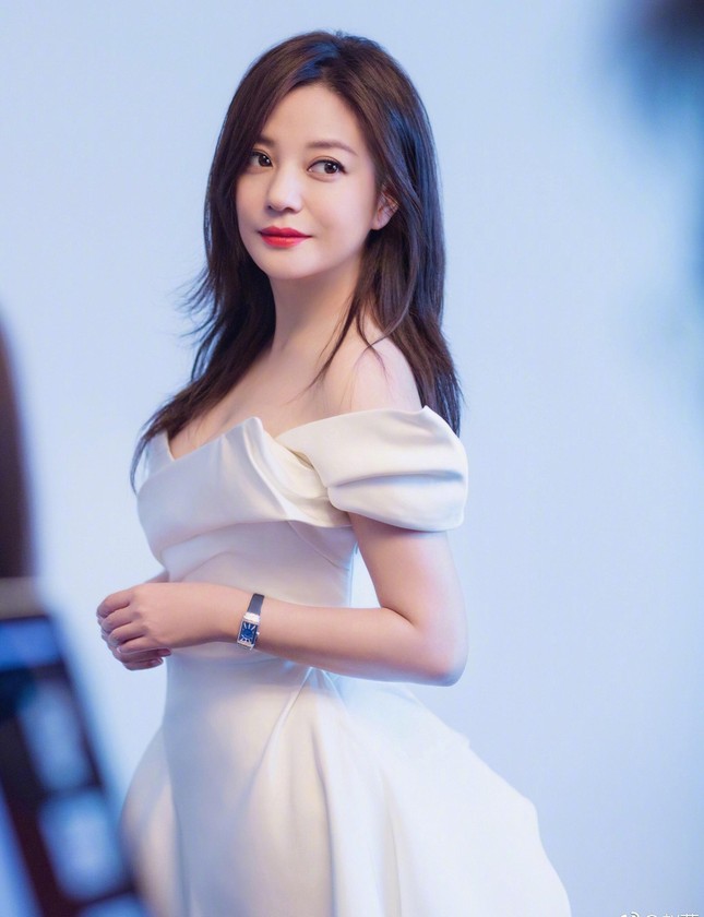 Triệu Vy bị loại khỏi phim, hết đường quay lại showbiz-2