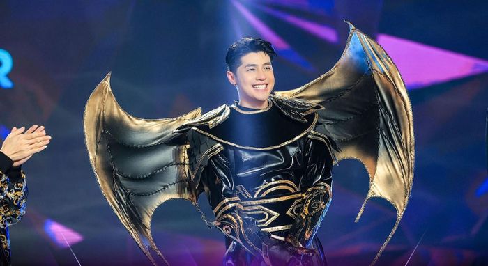 Ca sĩ mặt nạ - hay nhưng tham-1