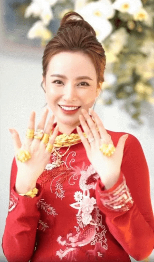 Cô dâu - chú rể ở TP Hồ Chí Minh gây bão khi nhận của hồi môn 10 tỷ đồng, bạn thân mừng 500 triệu-2