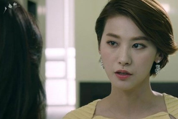 Anh rể ốm phải nằm viện, chị gái hỏi vay tôi 200 triệu, đến khi chị trả tiền thì tuyên bố một câu khiến tôi choáng váng-1