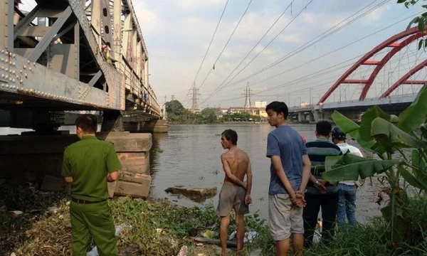 Phát hiện thi thể phụ nữ trẻ trôi trên sông Sài Gòn-1
