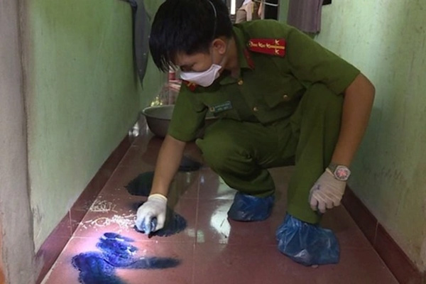 Tạm giữ thanh niên chém bố và cậu của bạn gái trong ngày ra mắt-2