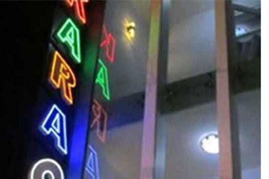 Tìm thấy bé gái 13 tuổi mất tích ở quán karaoke