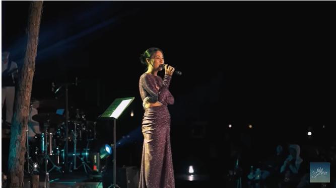 Văn Mai Hương bị váy phản chủ khiến vòng 2 như mang bầu-1